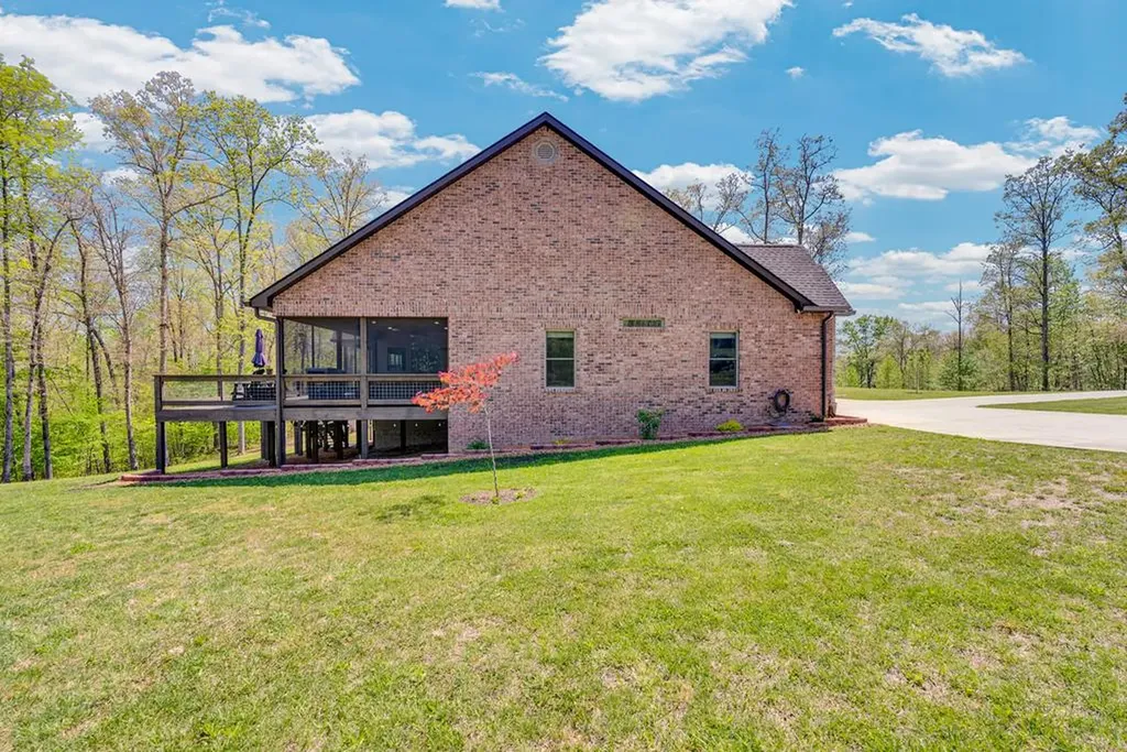 12 Hickory View Lane Crossville TN 38572