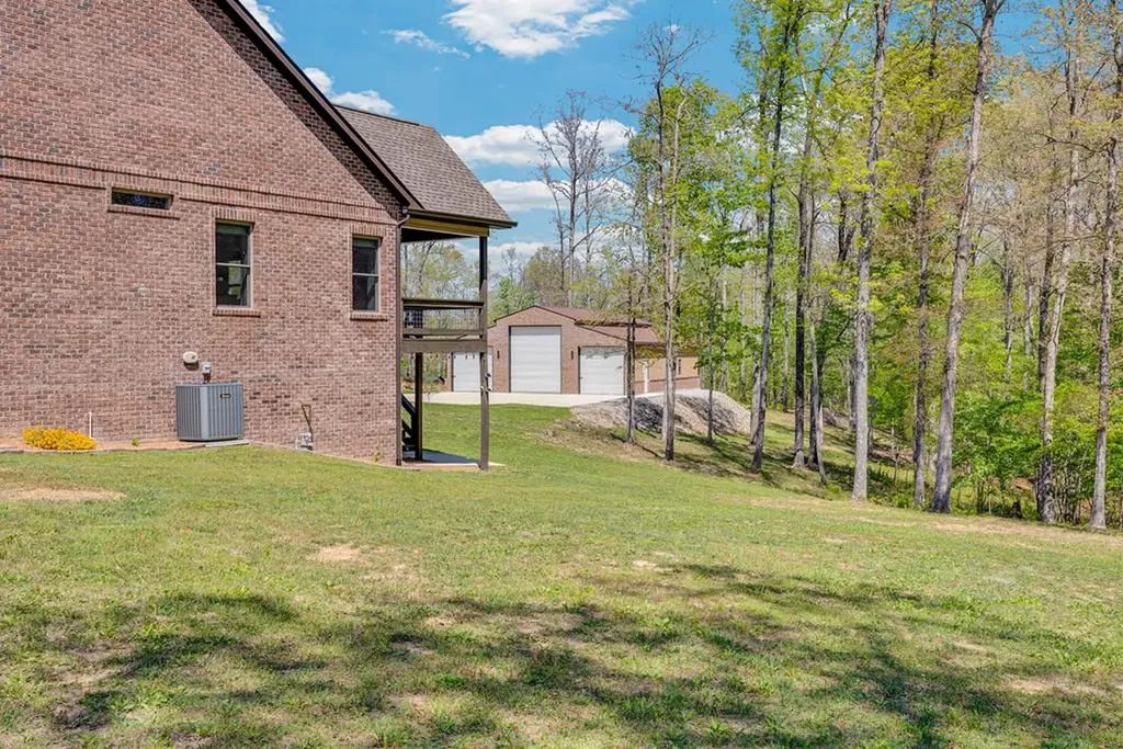 12 Hickory View Lane Crossville TN 38572