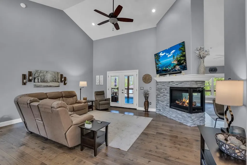 12 Hickory View Lane Crossville TN 38572