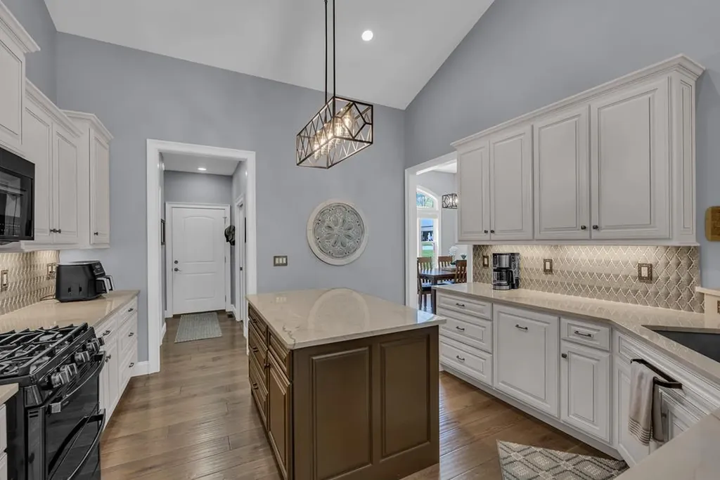 12 Hickory View Lane Crossville TN 38572