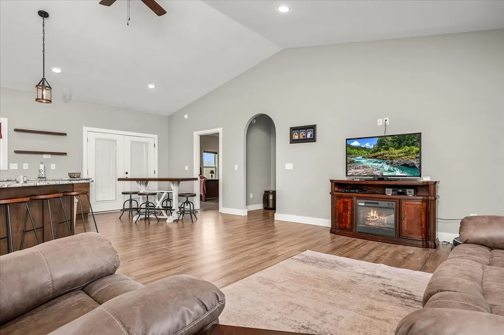 138 Perry Creek Drive Crossville TN 38572