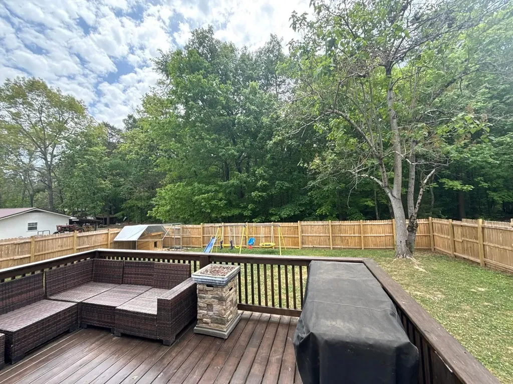 418 Old State Highway 8 Sequatchie TN 37327