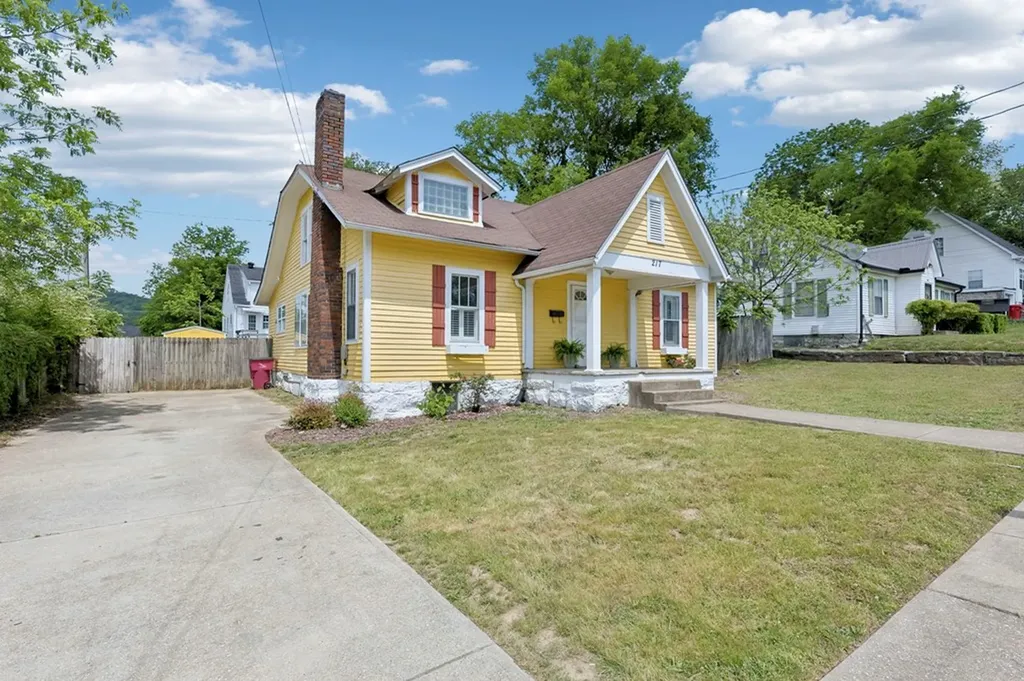 217 College Avenue E Carthage TN 37030