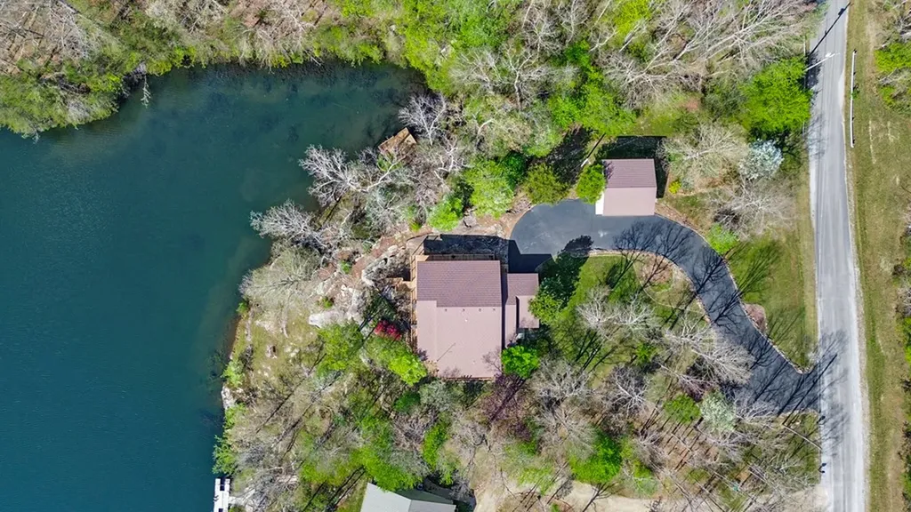 272 N Lake Trail Monterey TN 38574