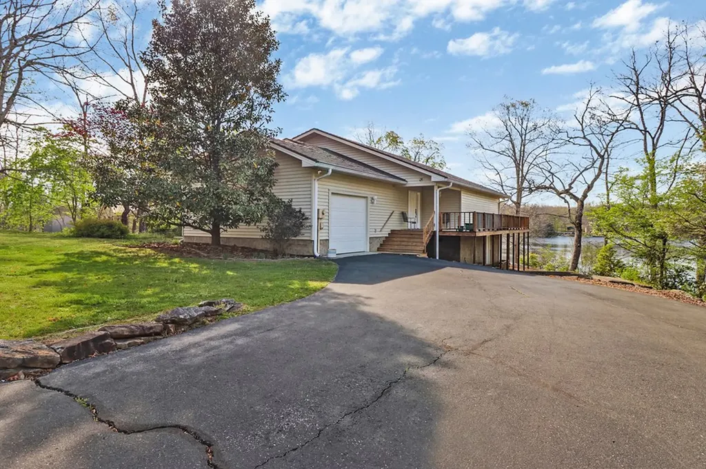 272 N Lake Trail Monterey TN 38574
