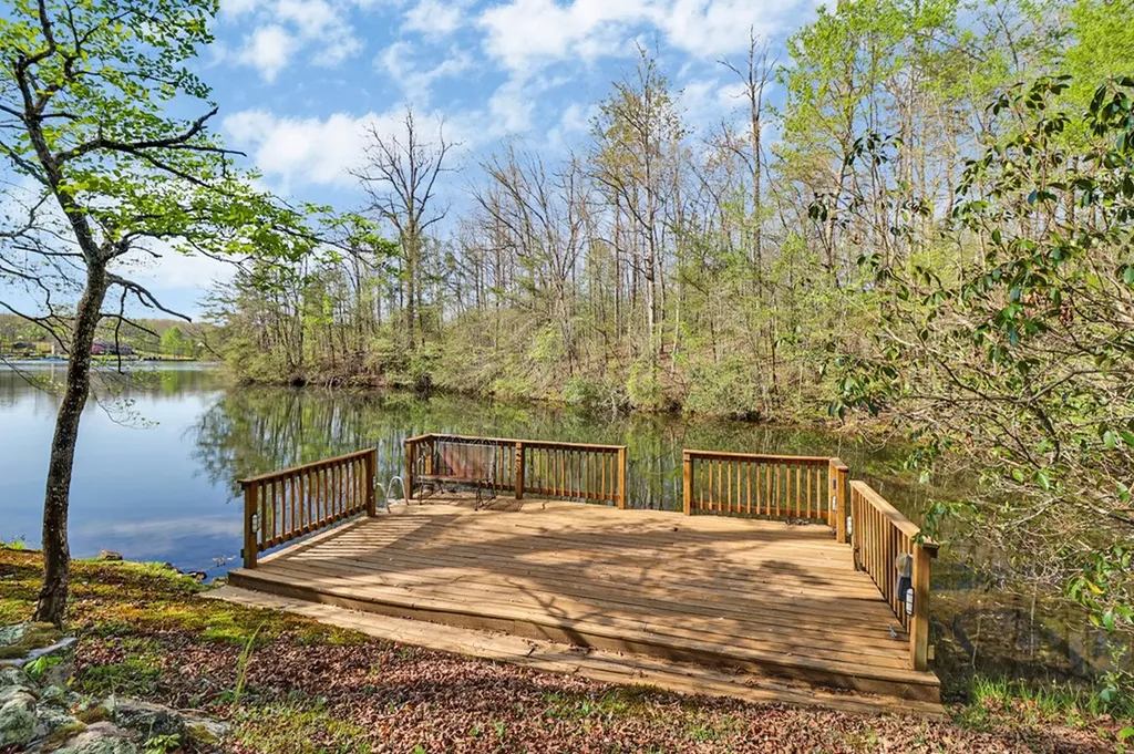 272 N Lake Trail Monterey TN 38574