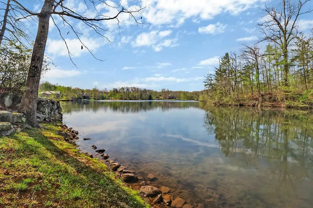 272 N Lake Trail Monterey TN 38574