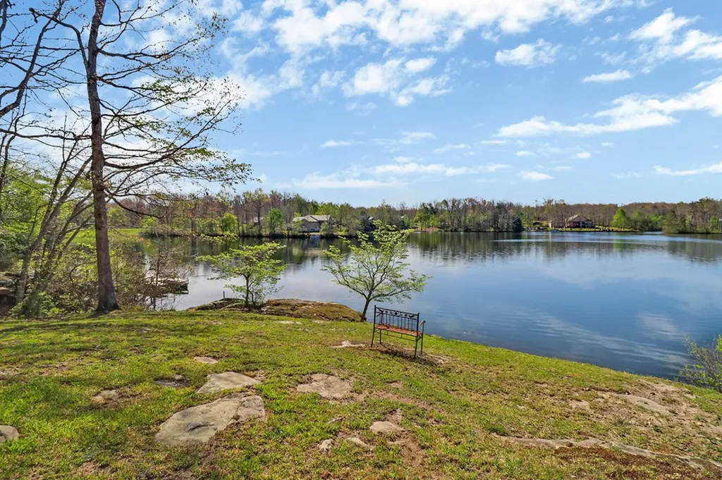 272 N Lake Trail Monterey TN 38574