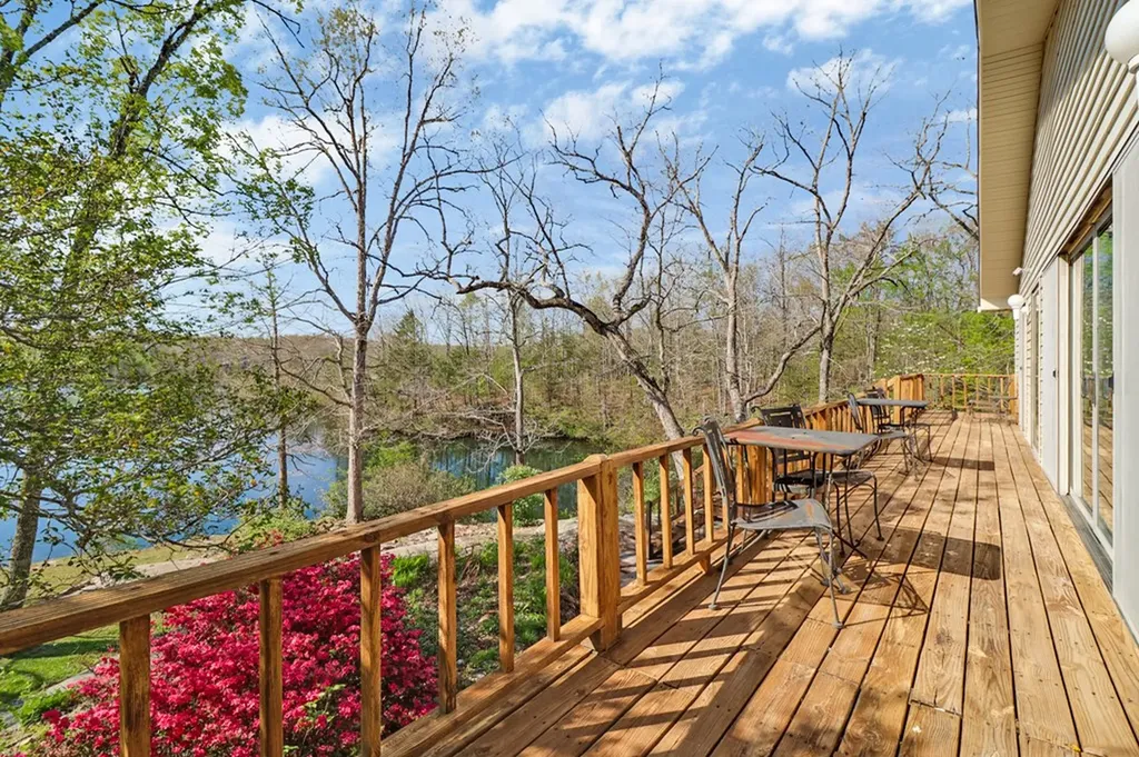 272 N Lake Trail Monterey TN 38574