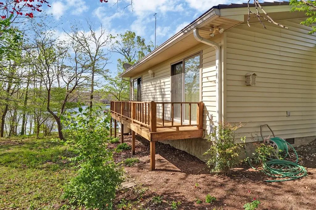 272 N Lake Trail Monterey TN 38574