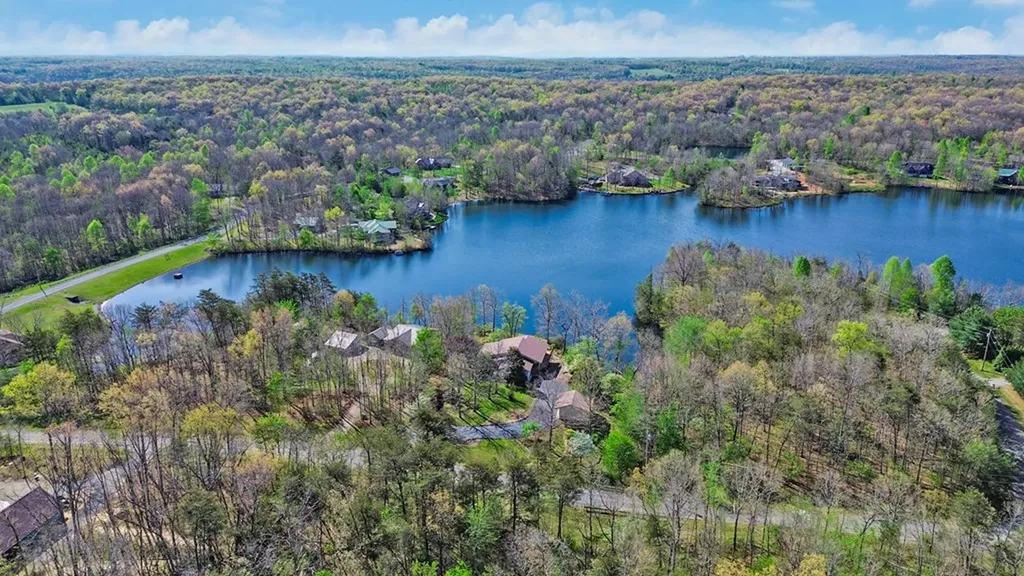 272 N Lake Trail Monterey TN 38574
