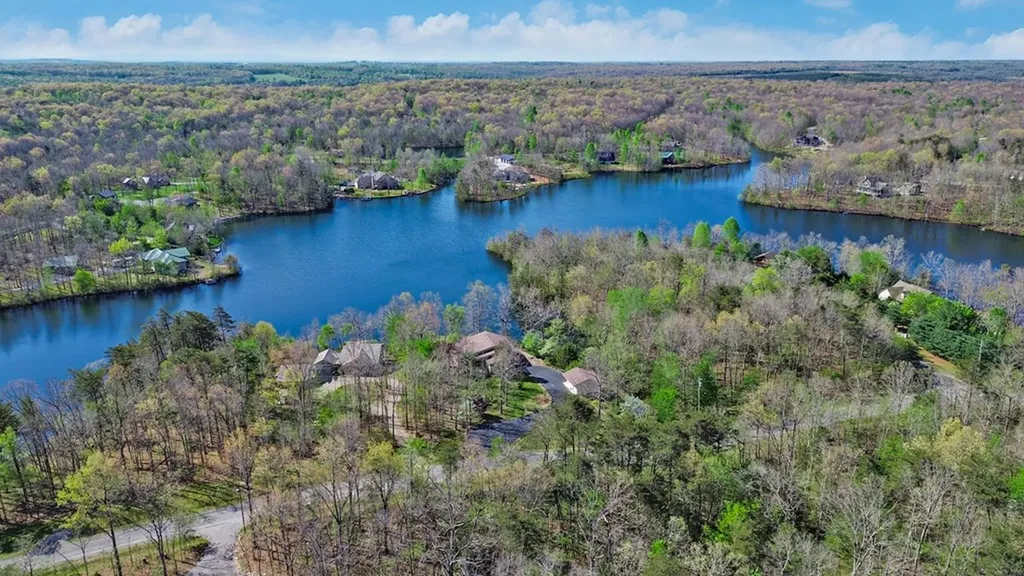 272 N Lake Trail Monterey TN 38574