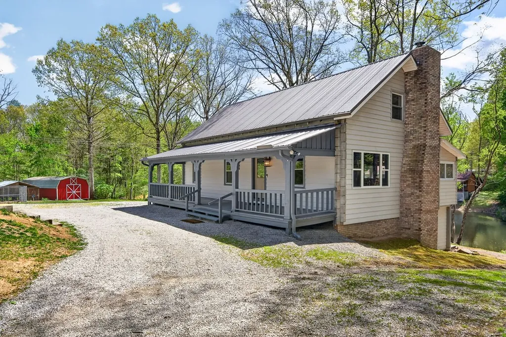 44 Triple R Lane Crossville TN 38571