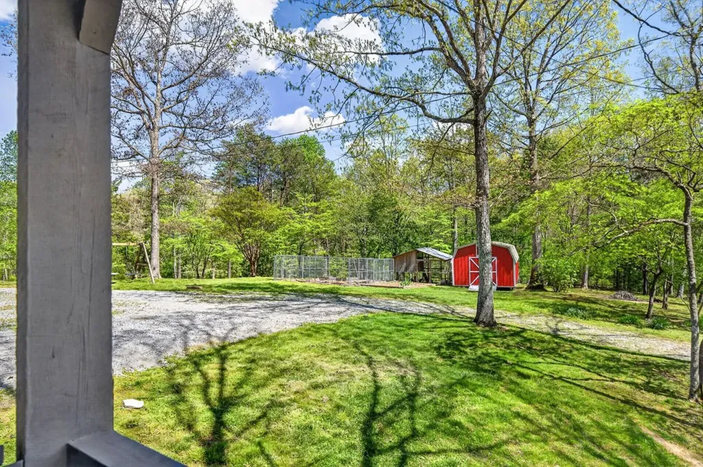 44 Triple R Lane Crossville TN 38571