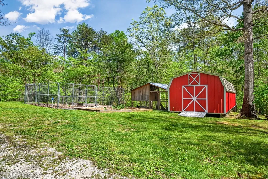 44 Triple R Lane Crossville TN 38571