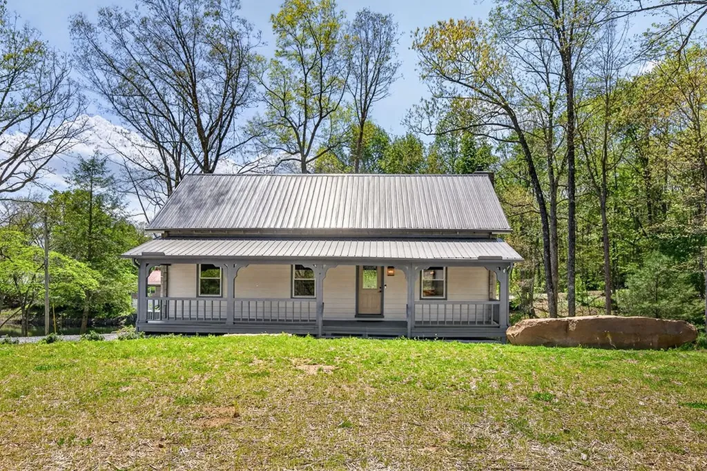 44 Triple R Lane Crossville TN 38571