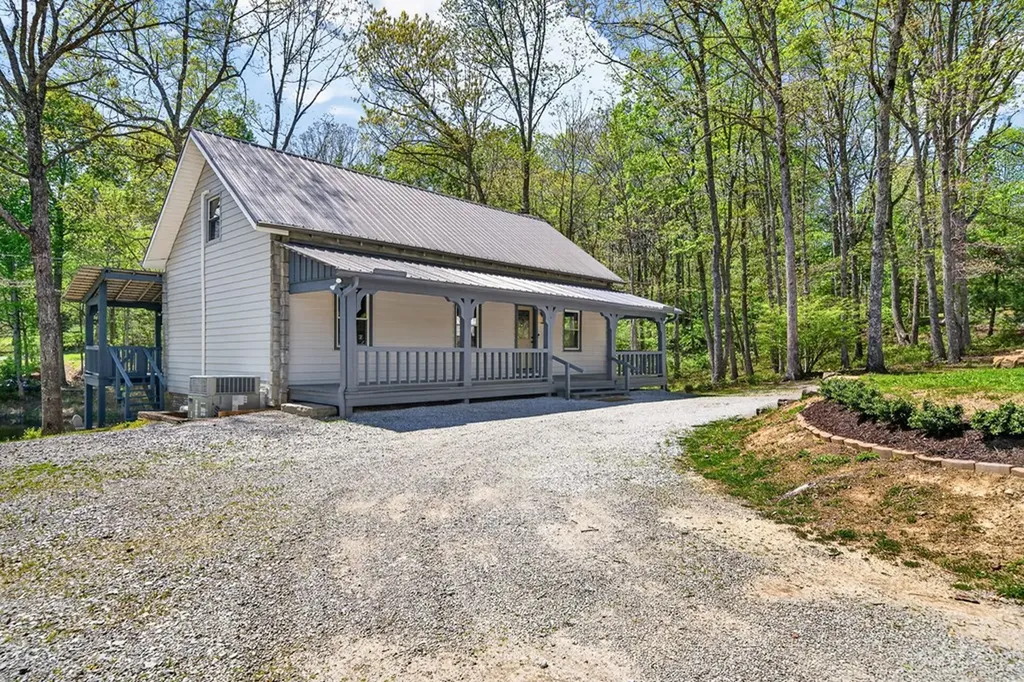 44 Triple R Lane Crossville TN 38571
