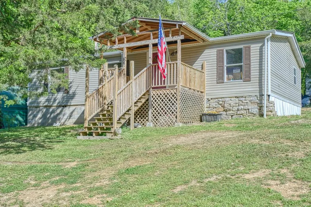 299 Poor House Hollow Lane Gainesboro TN 38562
