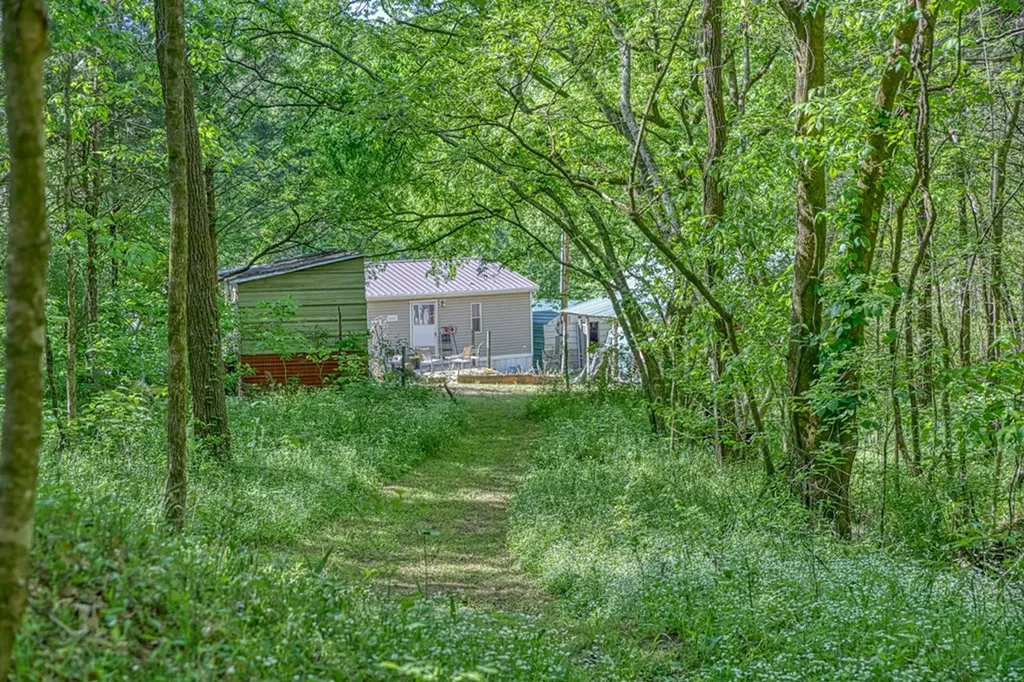 299 Poor House Hollow Lane Gainesboro TN 38562