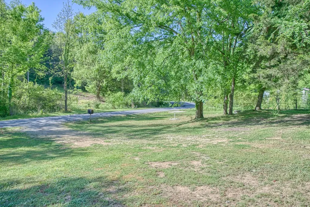 299 Poor House Hollow Lane Gainesboro TN 38562