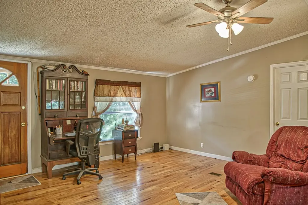 299 Poor House Hollow Lane Gainesboro TN 38562