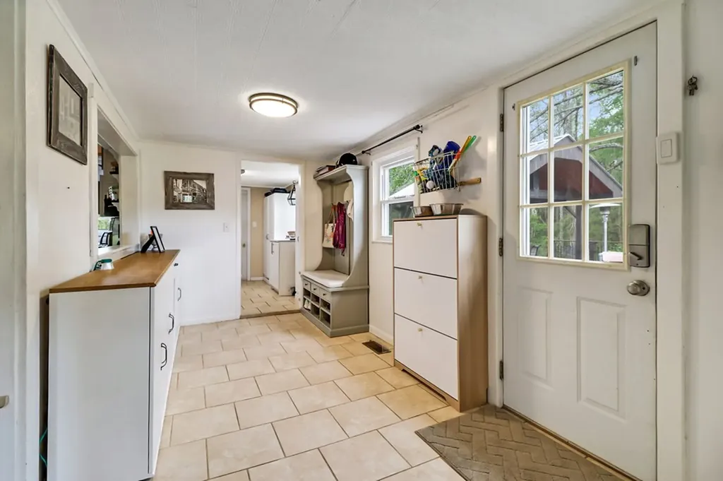 9988 Upper East Valley Road Pikeville TN 37367