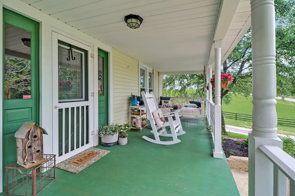 9988 Upper East Valley Road Pikeville TN 37367