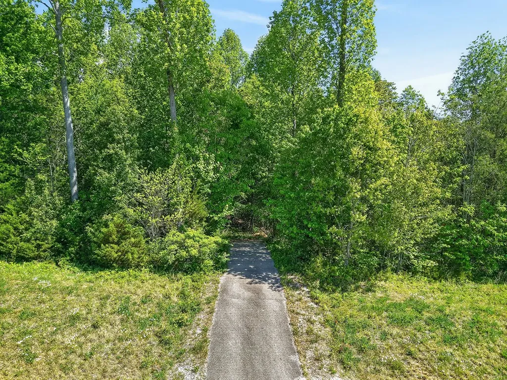 2.4AC Monterey Highway Livingston TN 38570