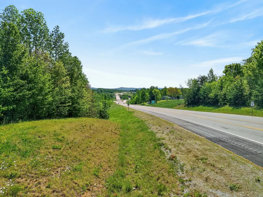 2.4AC Monterey Highway Livingston TN 38570