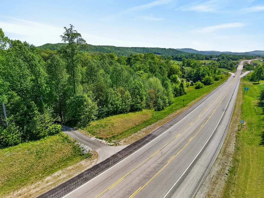 2.4AC Monterey Highway Livingston TN 38570