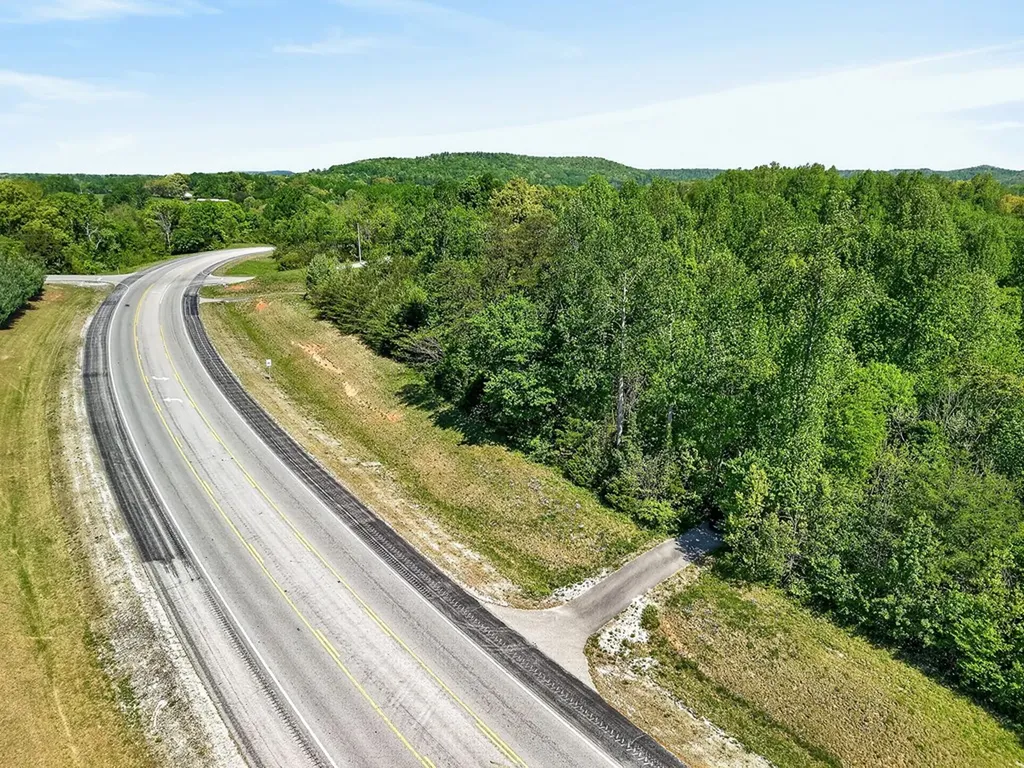 2.4AC Monterey Highway Livingston TN 38570