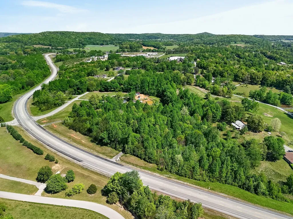 2.4AC Monterey Highway Livingston TN 38570