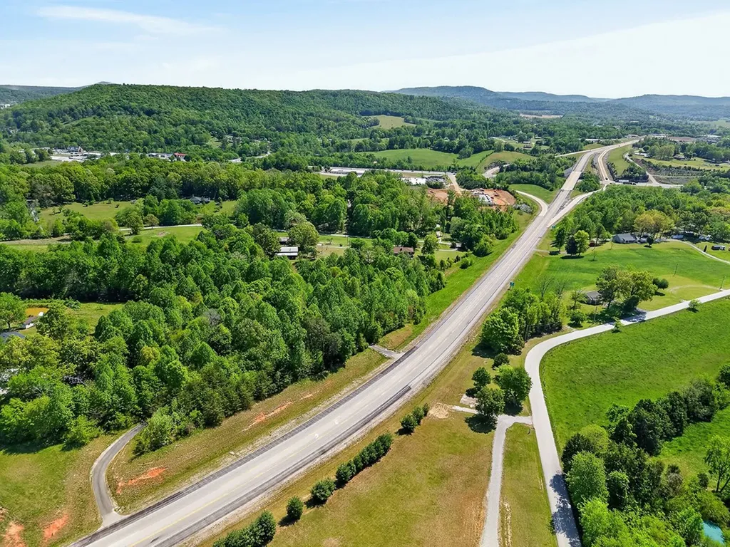 2.4AC Monterey Highway Livingston TN 38570