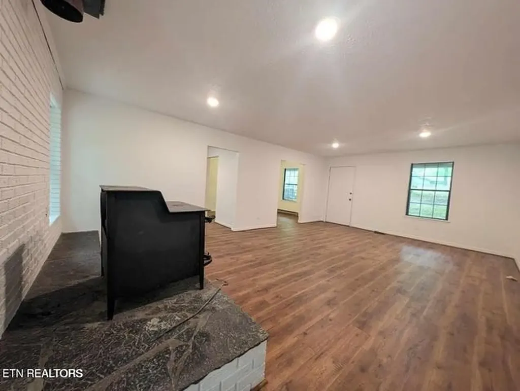 549 Yellow Cliff Estates Road Jamestown TN 38556-2123