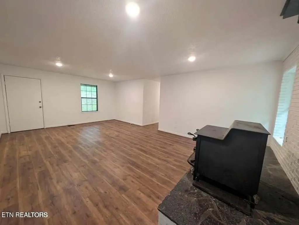 549 Yellow Cliff Estates Road Jamestown TN 38556-2123