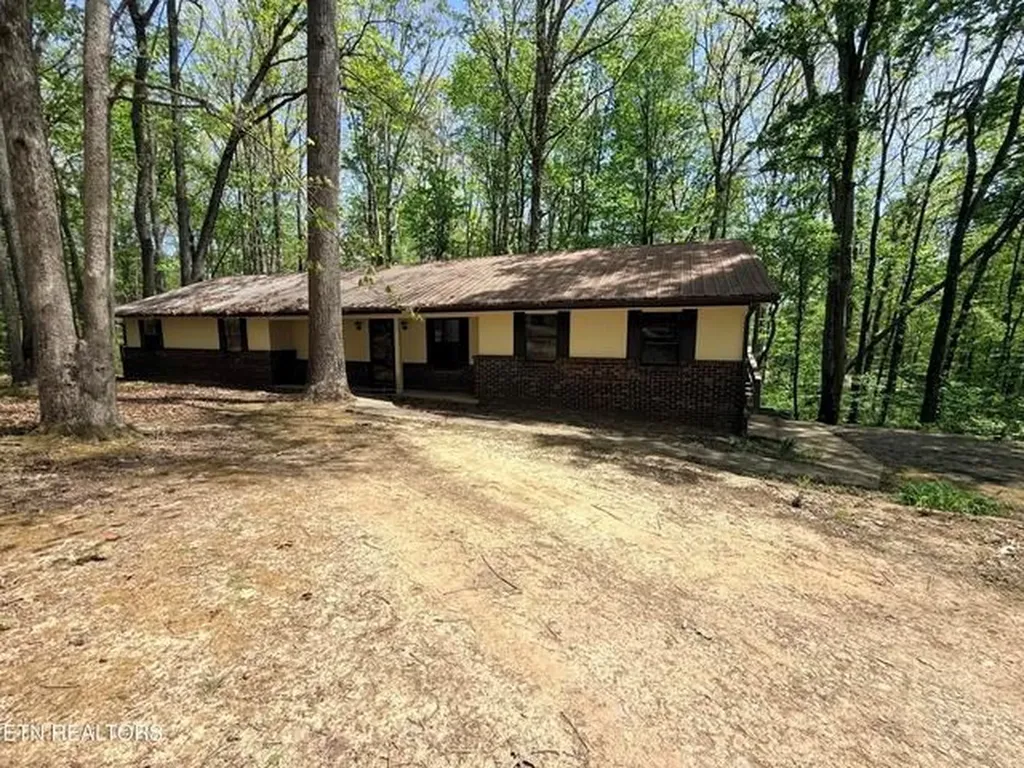 549 Yellow Cliff Estates Road Jamestown TN 38556-2123