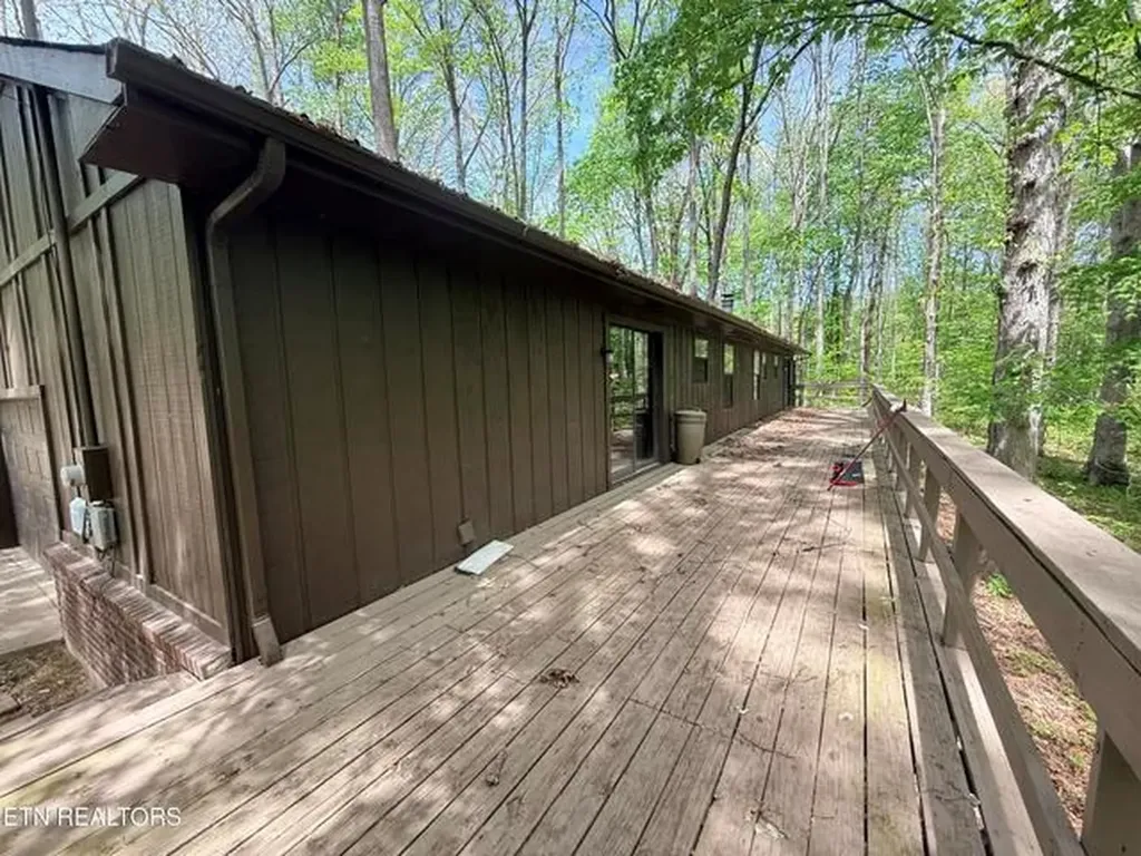 549 Yellow Cliff Estates Road Jamestown TN 38556-2123