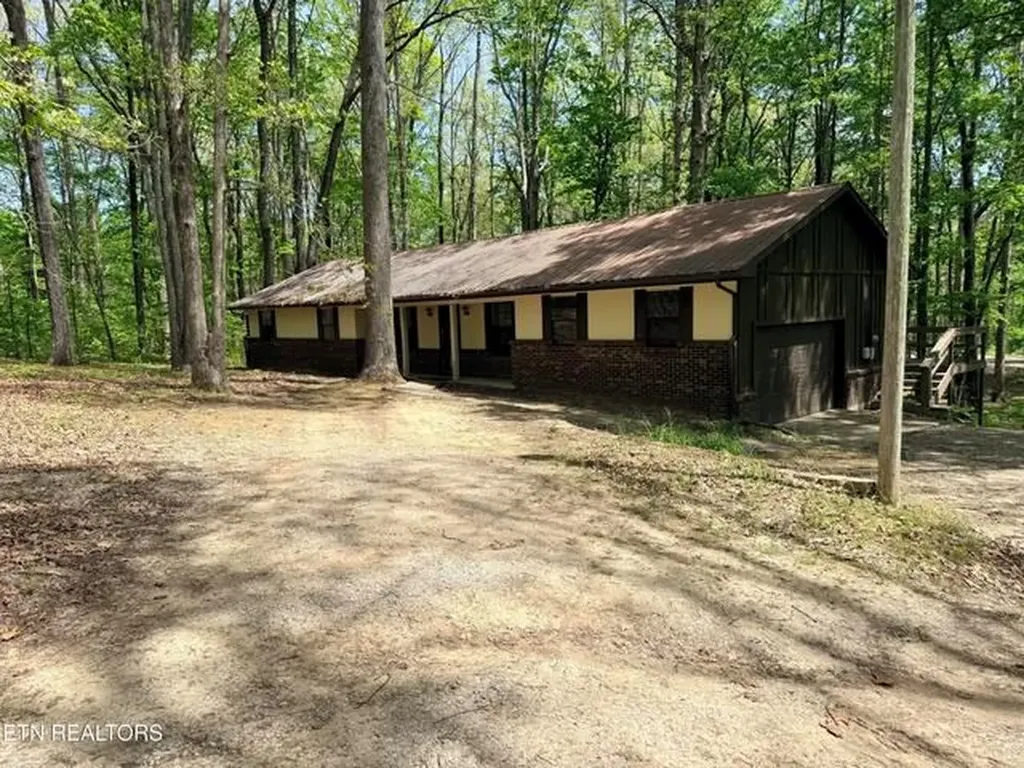 549 Yellow Cliff Estates Road Jamestown TN 38556-2123