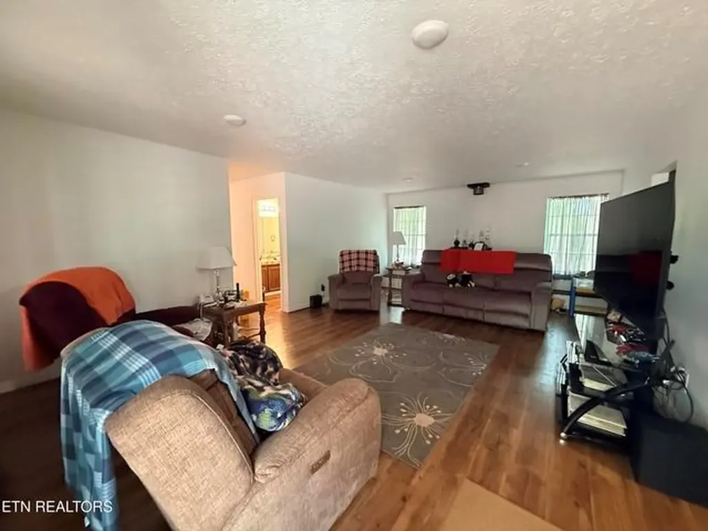 549 Yellow Cliff Estates Road Jamestown TN 38556-2123