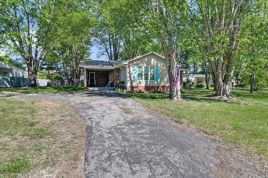 Jamestown TN 38556