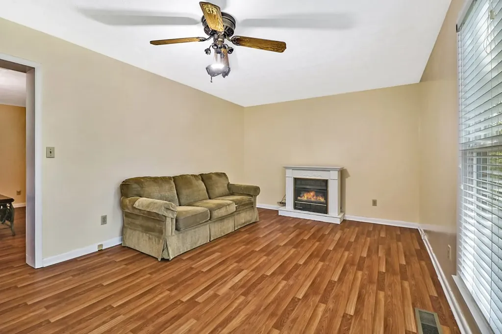 Jamestown TN 38556