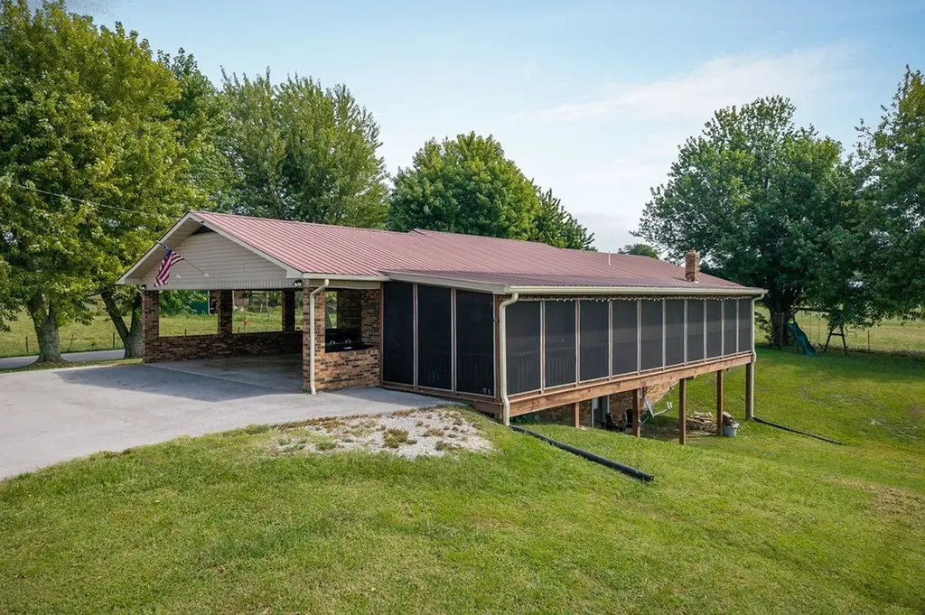 579 Old Celina Road Allons TN 38541