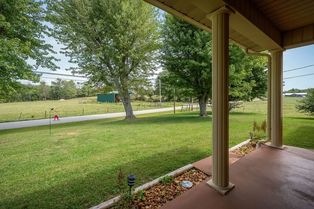 579 Old Celina Road Allons TN 38541