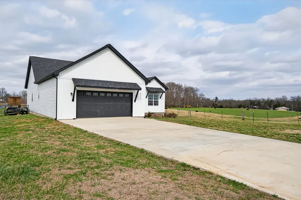 652 Clog Valley Drive Sparta TN 38583
