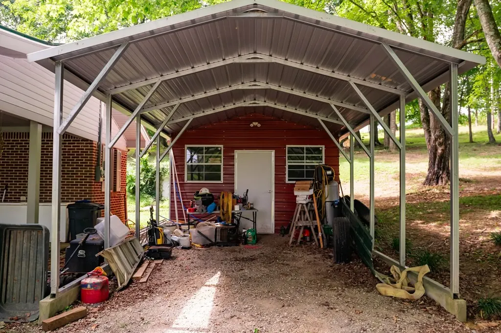 427 Allen Chapel Road Hilham TN 38568