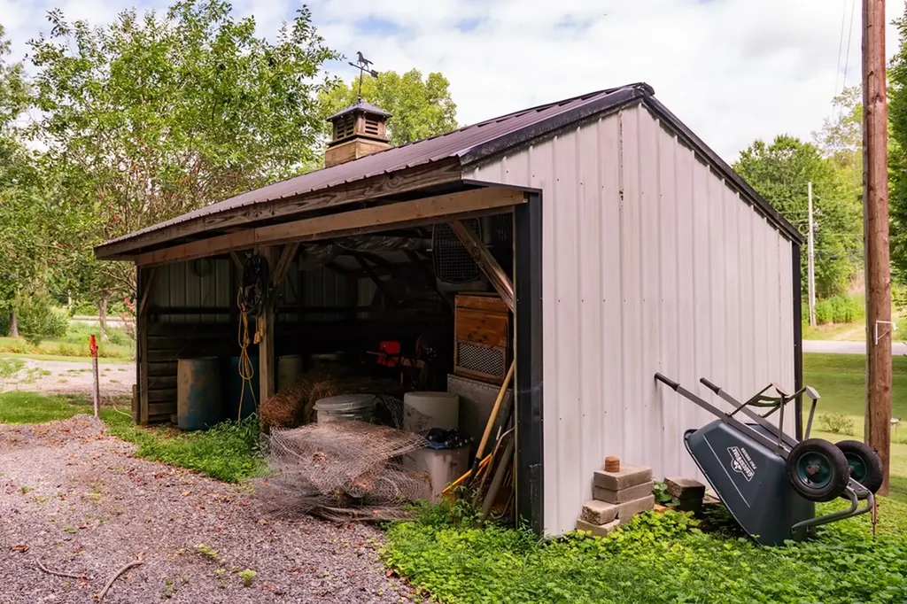 427 Allen Chapel Road Hilham TN 38568