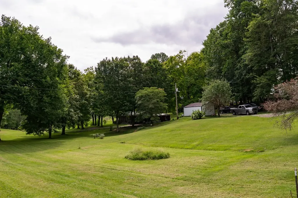 427 Allen Chapel Road Hilham TN 38568