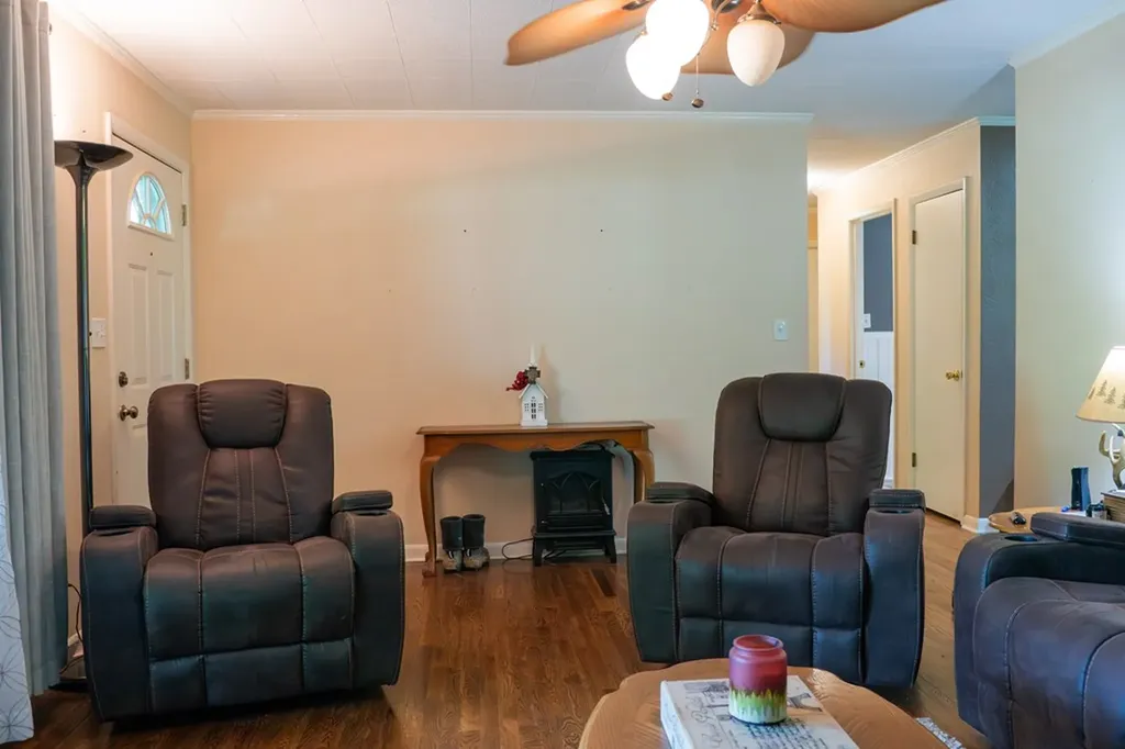 427 Allen Chapel Road Hilham TN 38568