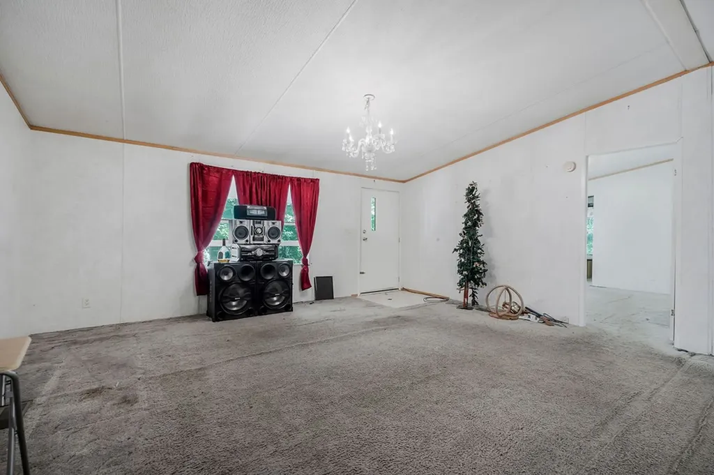 386 Baptist Ridge Highway Hilham TN 38568