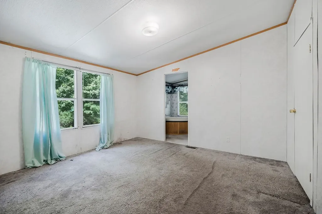 386 Baptist Ridge Highway Hilham TN 38568
